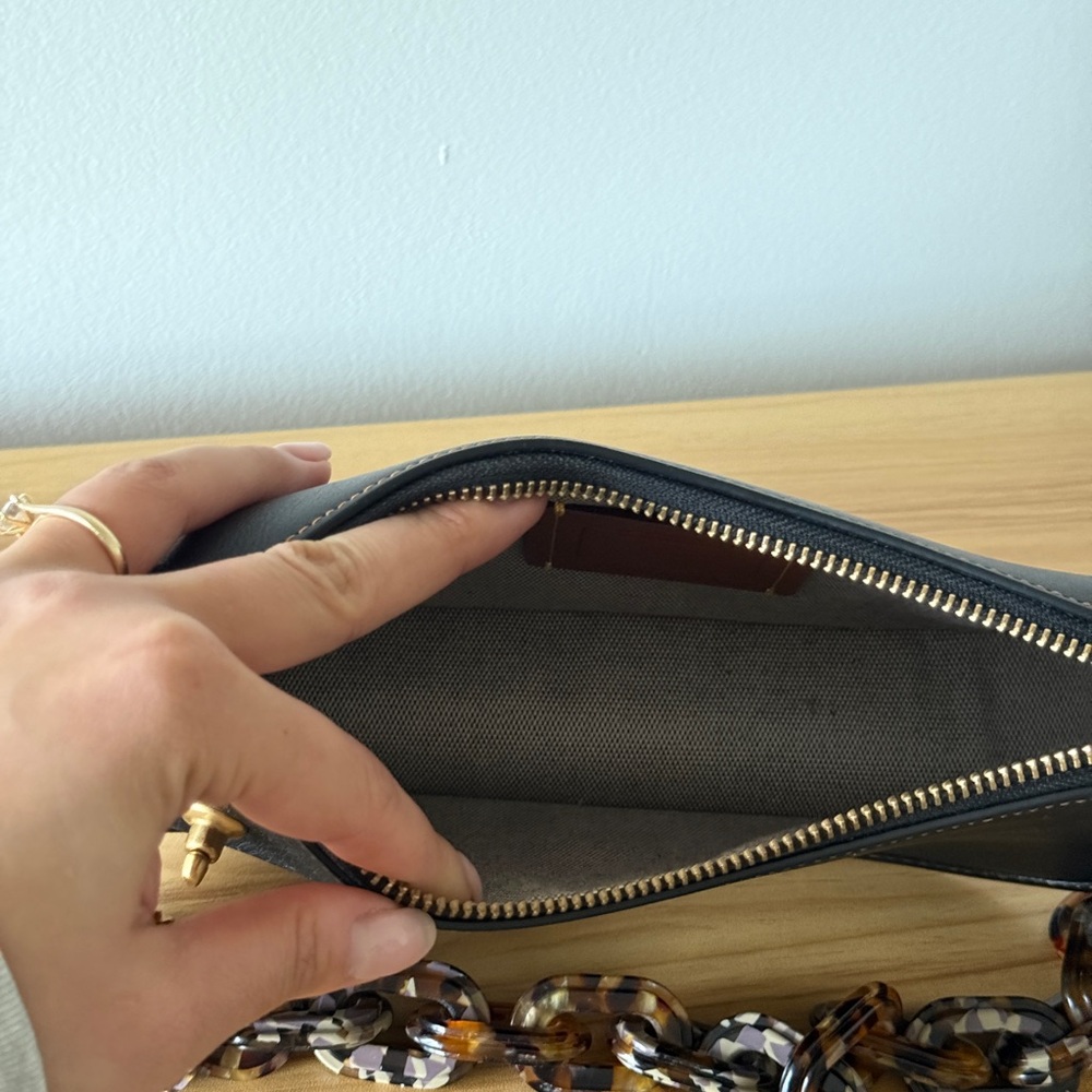 COACH Swinger Bag in Black - Picture 5 of 8